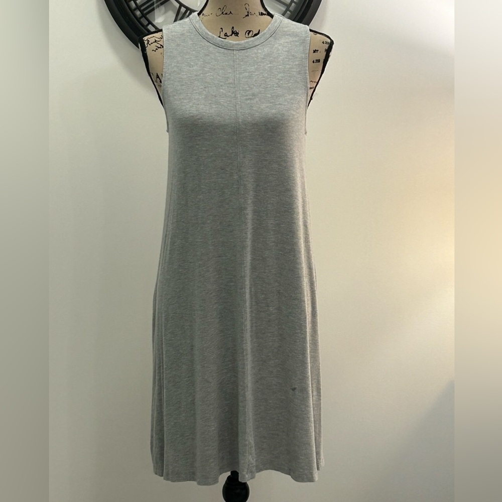 Time and Tru gray sleeveless swing dress. 
Size medium (8-10)